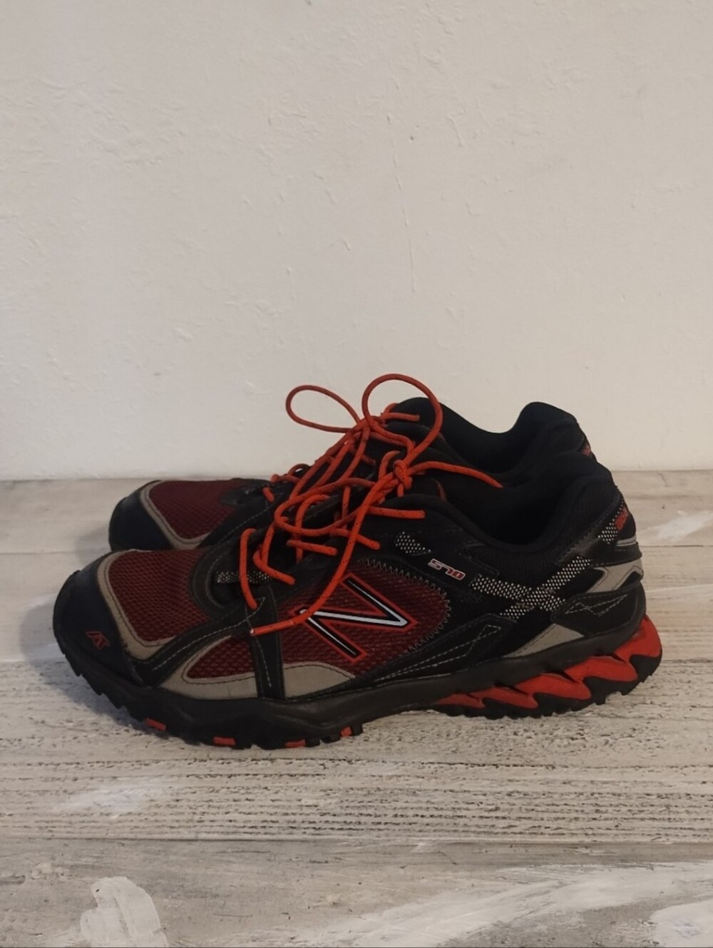 New Balance 570 All Terrain U.S.A Mens Size 12 Red Black Trail Running (mte570r2